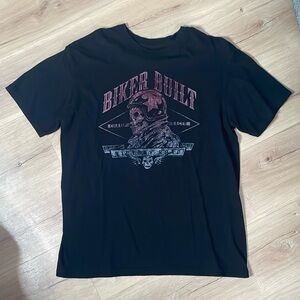 Biker‎ Built Y2K Skull Graphic T-Shirt. Size Large. Black. Great Used Condition!